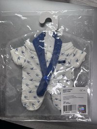 白色（藍領巾）