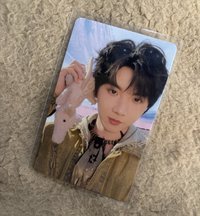 馬嘉祺（娃娃上有廠損，對光可見）