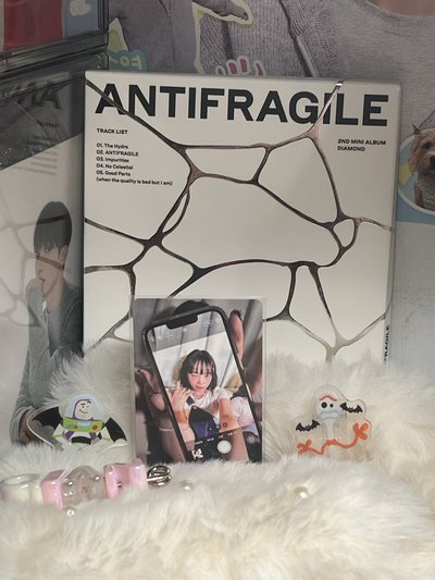 LESSERAFIM 采源小卡