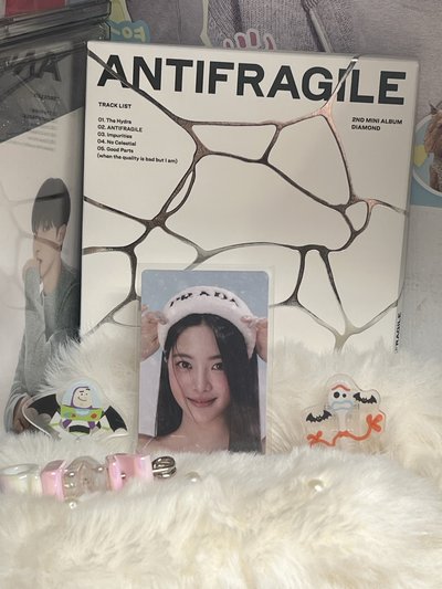 LESSERAFIM 恩採小卡