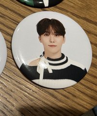 24克拉島寛徽章