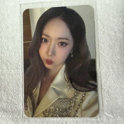 VIVIZ V.HIND: LOVE AND TEARS 信飛 隨機卡 小卡