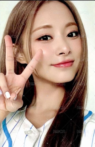 TWICE 九週年線下滿額卡 