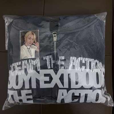 The Action連帽外套（含卡）