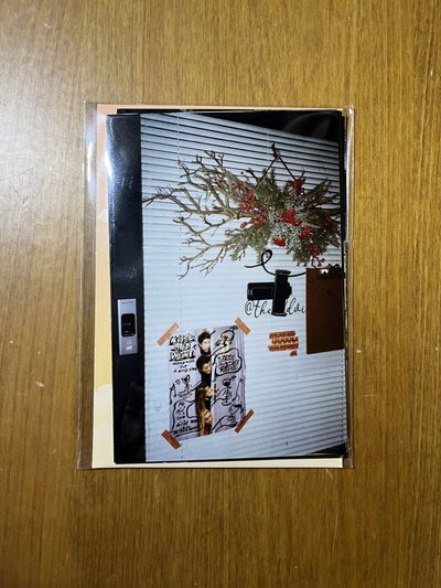 崔立于相片展週邊