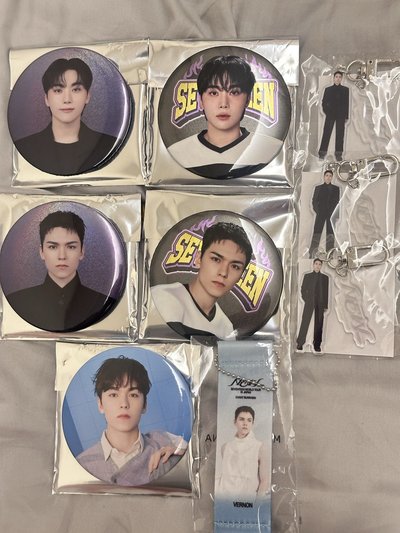 日巡場周/HOME 徽章扭蛋鑰匙圈