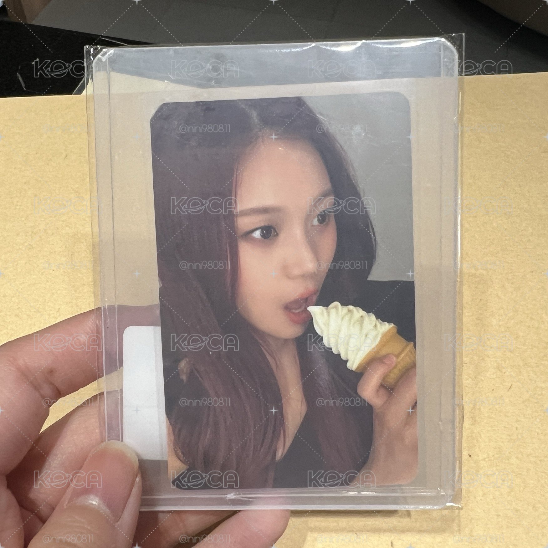 VIVIZ 正規一 A Montage of () AM簽售卡 UMJI 嚴智