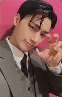 From the Witness hello82 London 簽售卡 