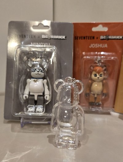 吊飾贈保護殼🎁BE@RBRICK×SEVENTEEN 庫柏力克熊 400% 100%