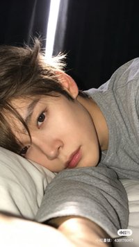 左手一個宋恩奭右手一個李燦榮