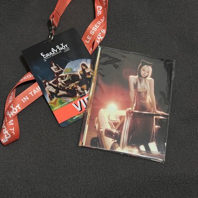 現貨 LE SSERAFIM 台北場 手寫明信片 未拆