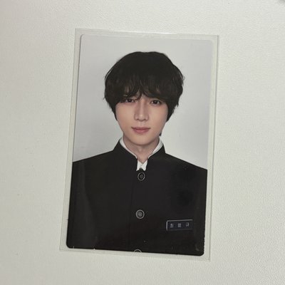 白回證件照圭