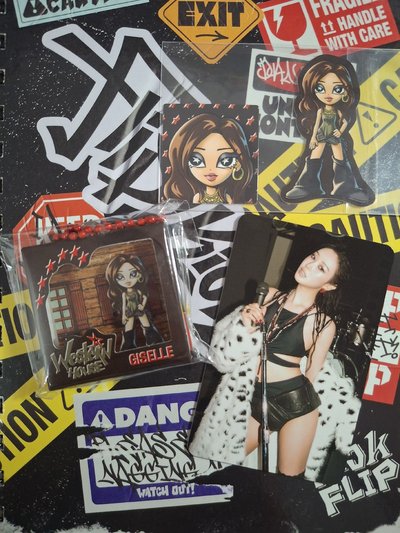 年曆固配吉小卡×5+吊飾+貼紙