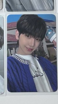 24fm入場卡拿著手燈