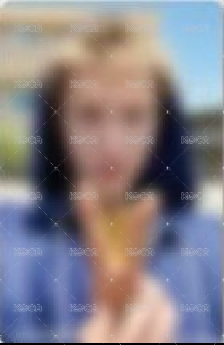 非現—yzy 1.0 陽光下藍色外套的小馬丁不會錯⋯
