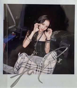 jisoo親簽拍立得（非現貨）