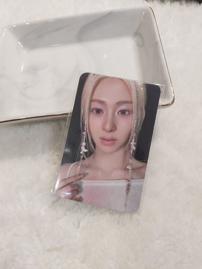 LE SSERAFIM HOT yes24特典