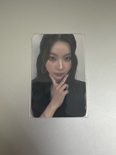 MIRROR INTO OURSELVE 入場卡 AYEON