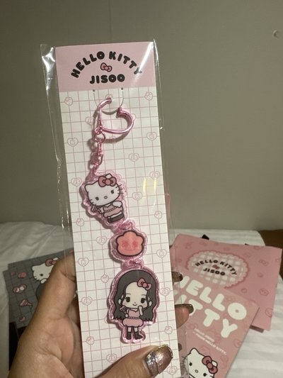 Jisoo 凱蒂貓聯名 可愛壓克力Shumon 鑰匙圈