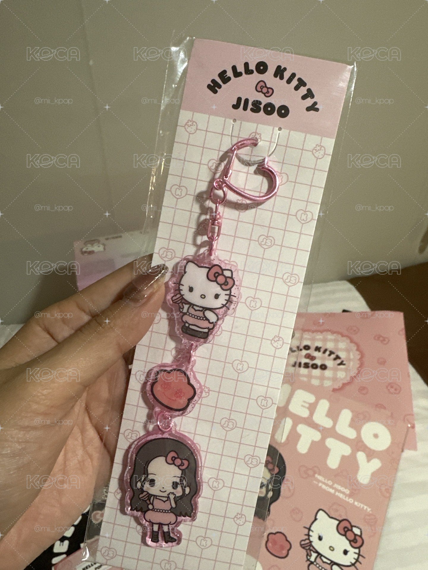 Jisoo 凱蒂貓聯名 可愛壓克力Shumon 鑰匙圈