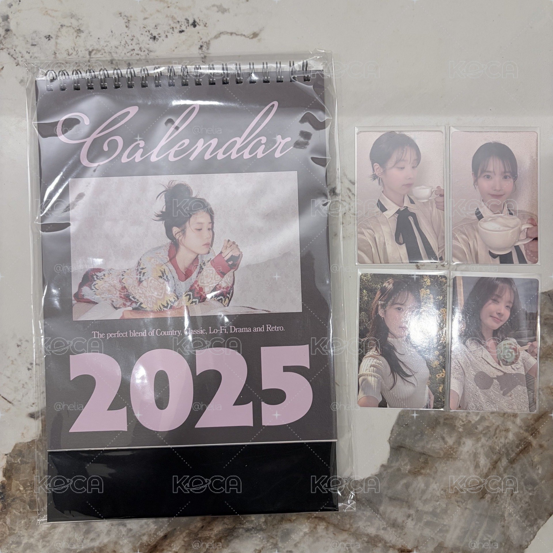 IU 2025桌曆（全新未拆）+小卡