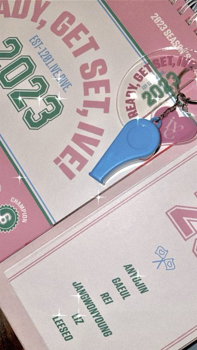 IVE 23SG 年曆 固配