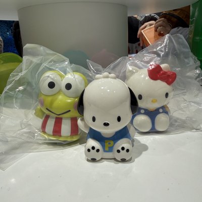 BANDAI 三麗鷗存錢筒 hellokitty