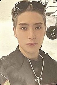 疾馳 (2 Baddies) target 專輯卡 