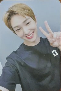 Onew Percent 快閃店 衣服 周邊卡 