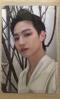 （右 白衣）From版