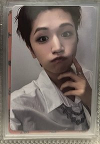 白衣嘟嘴背面是豌豆