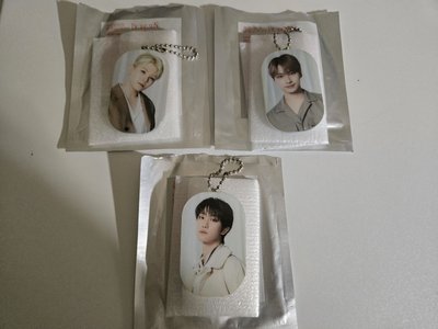 2022 克拉島 LD 立牌 ＆ 2022 World Tour "Be The Sun" 吊飾