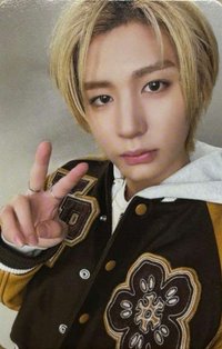 Knock On 巡迴 周邊卡 外套卡