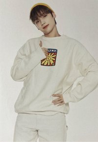 22 FANLIVE 隨機卡 