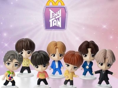 BTS 海外聯名限定公仔 （含卡）