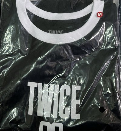 六巡 jyp 高雄快閃店 3號T size:M