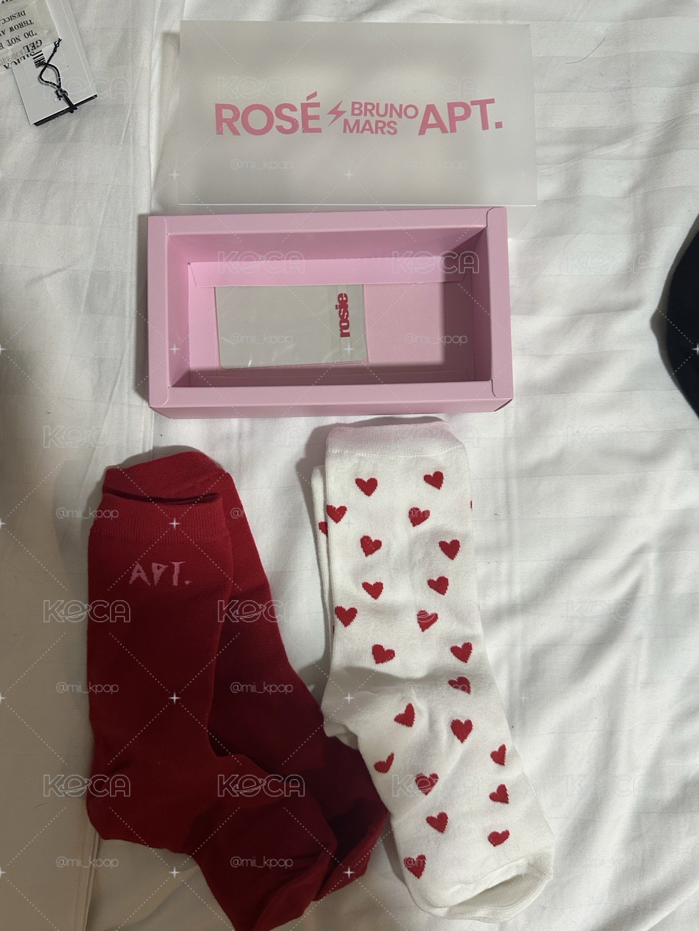 Rosie 快閃週邊 Apt襪子組合（含卡）