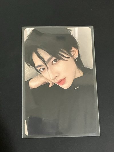 zb1 Ricky費加羅雜誌卡（自拍）