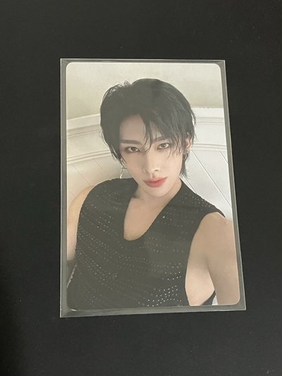 zb1 Ricky費加羅雜誌卡（自拍）