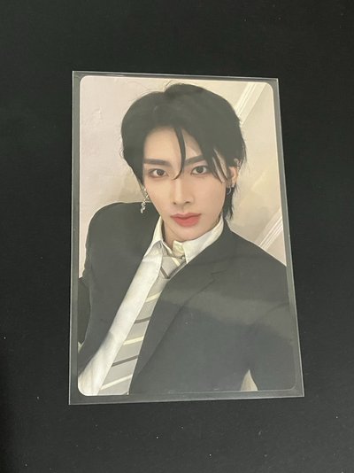 zb1 Ricky費加羅雜誌卡（自拍）