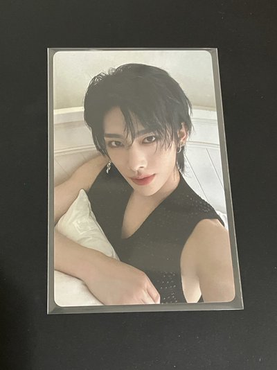 zb1 Ricky費加羅雜誌卡（自拍）