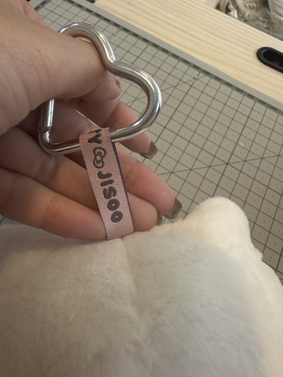 （現貨）Jisoo 聯名 Hello Kitty 盲盒凱蒂貓鑰匙圈