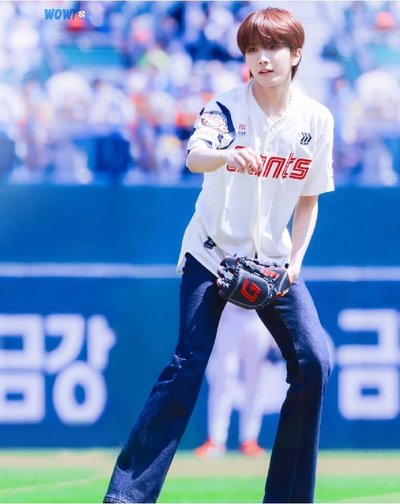 別名：小寶第一次追星成功的開球服小卡（快速出貨 ）