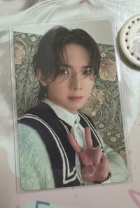 跟蜜茶熊一起出的yeo尚