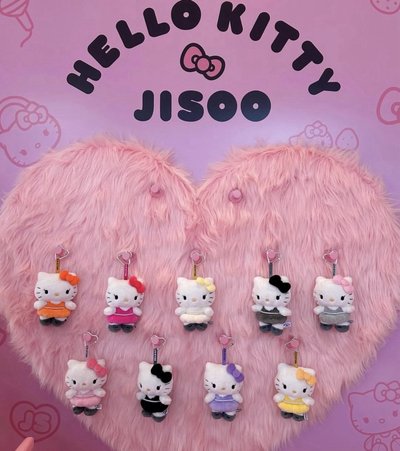 （現貨）Jisoo 聯名 Hello Kitty 盲盒凱蒂貓鑰匙圈