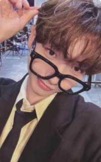 🔴西裝黑框眼鏡（3）