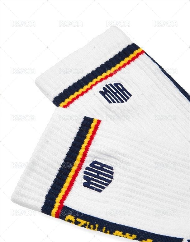 白