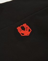 黑