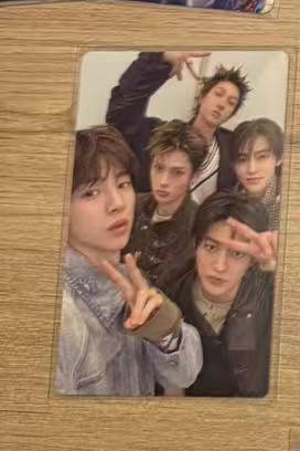 aaa團卡（有廠損）+aaa訓不拆出