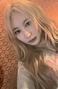 Over The Moon 專輯卡 